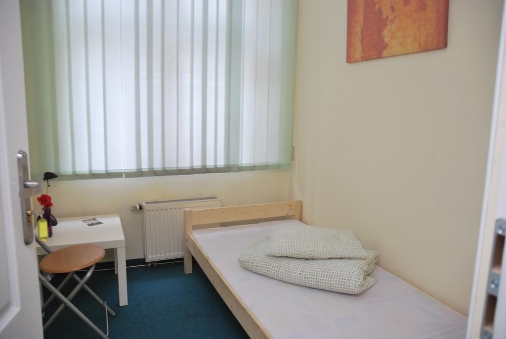 Hostel Kamienica Rynek 7 Katovice Pokoj fotografie